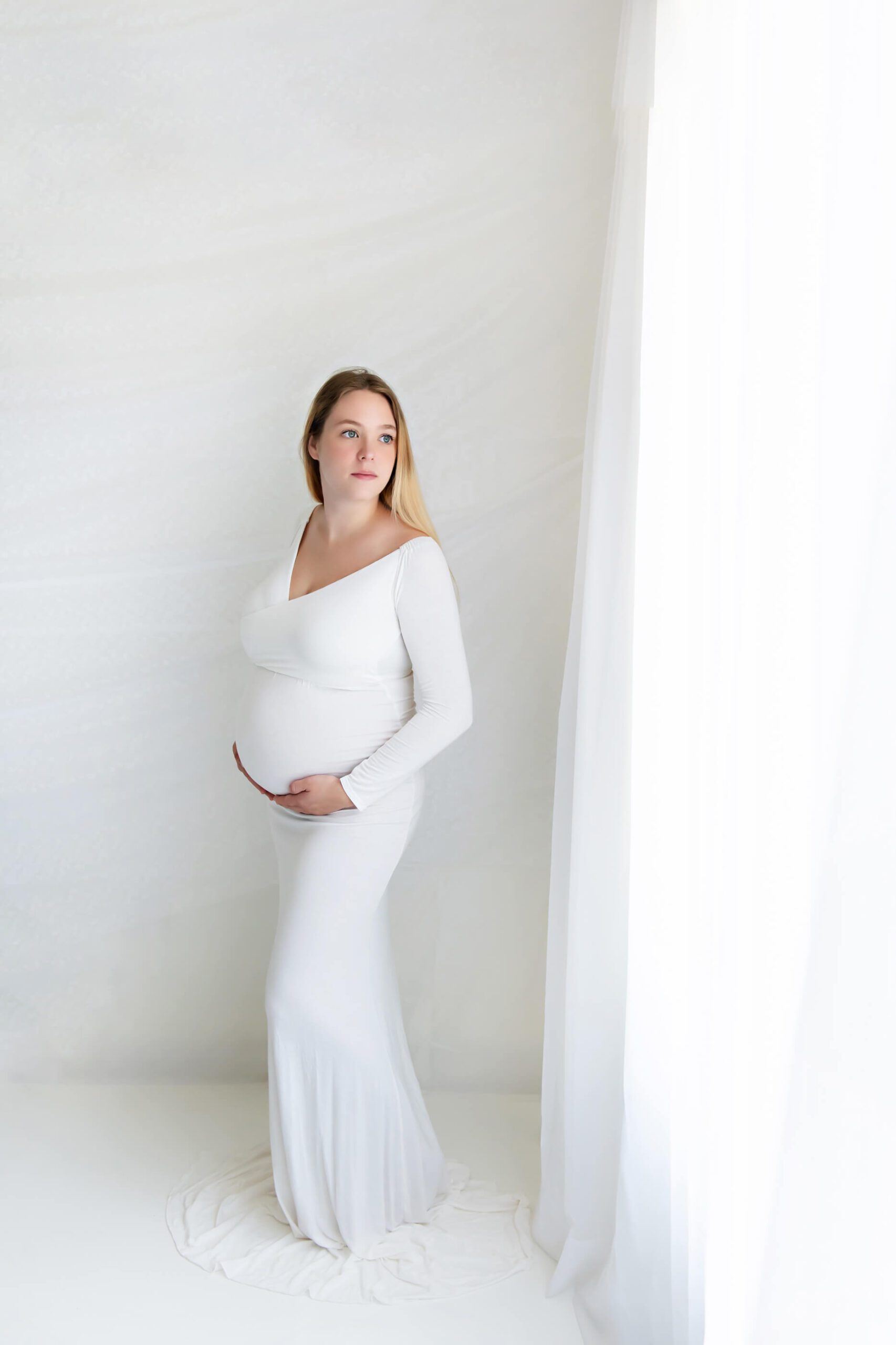 all white Toronto Maternity studio photography session
