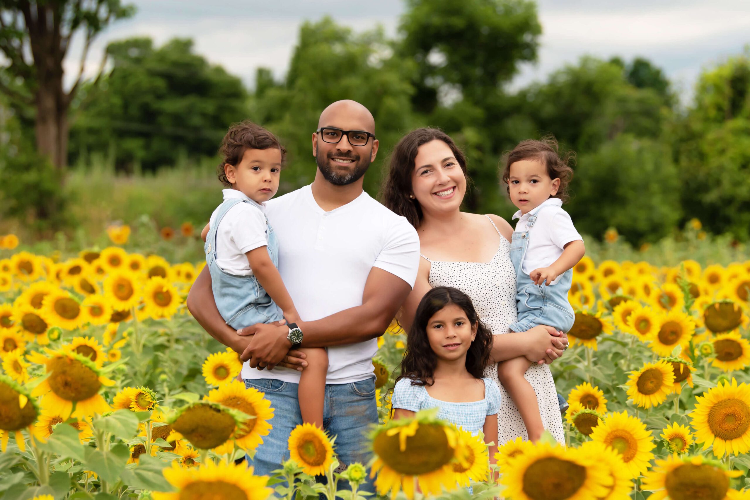 Toronto and Burlington family photographer sunflower photos