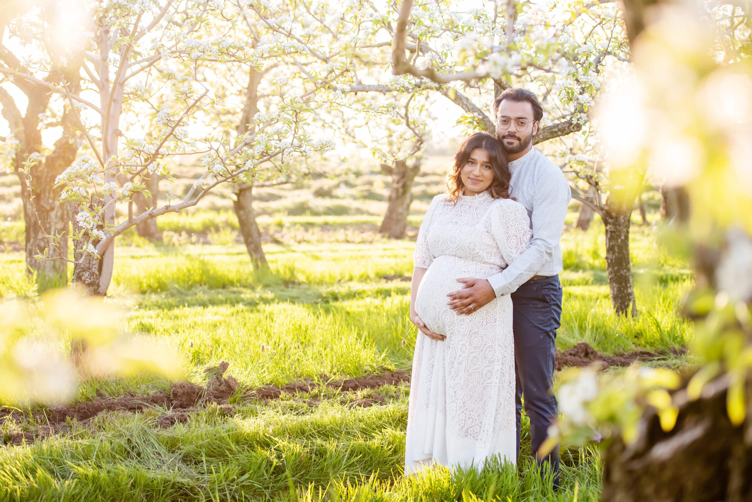 maternity photography cherry blossom session