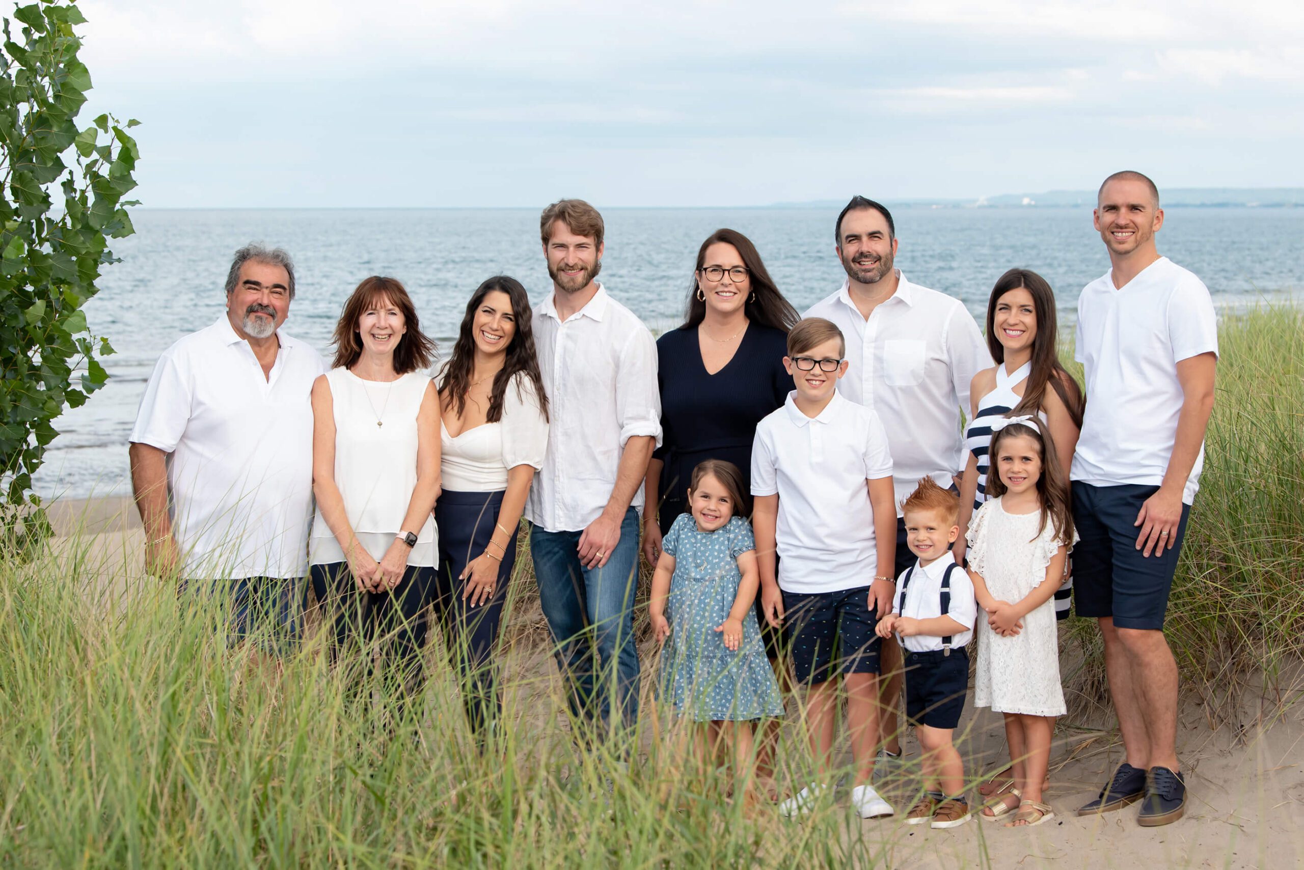 Extended family photography session at the beach