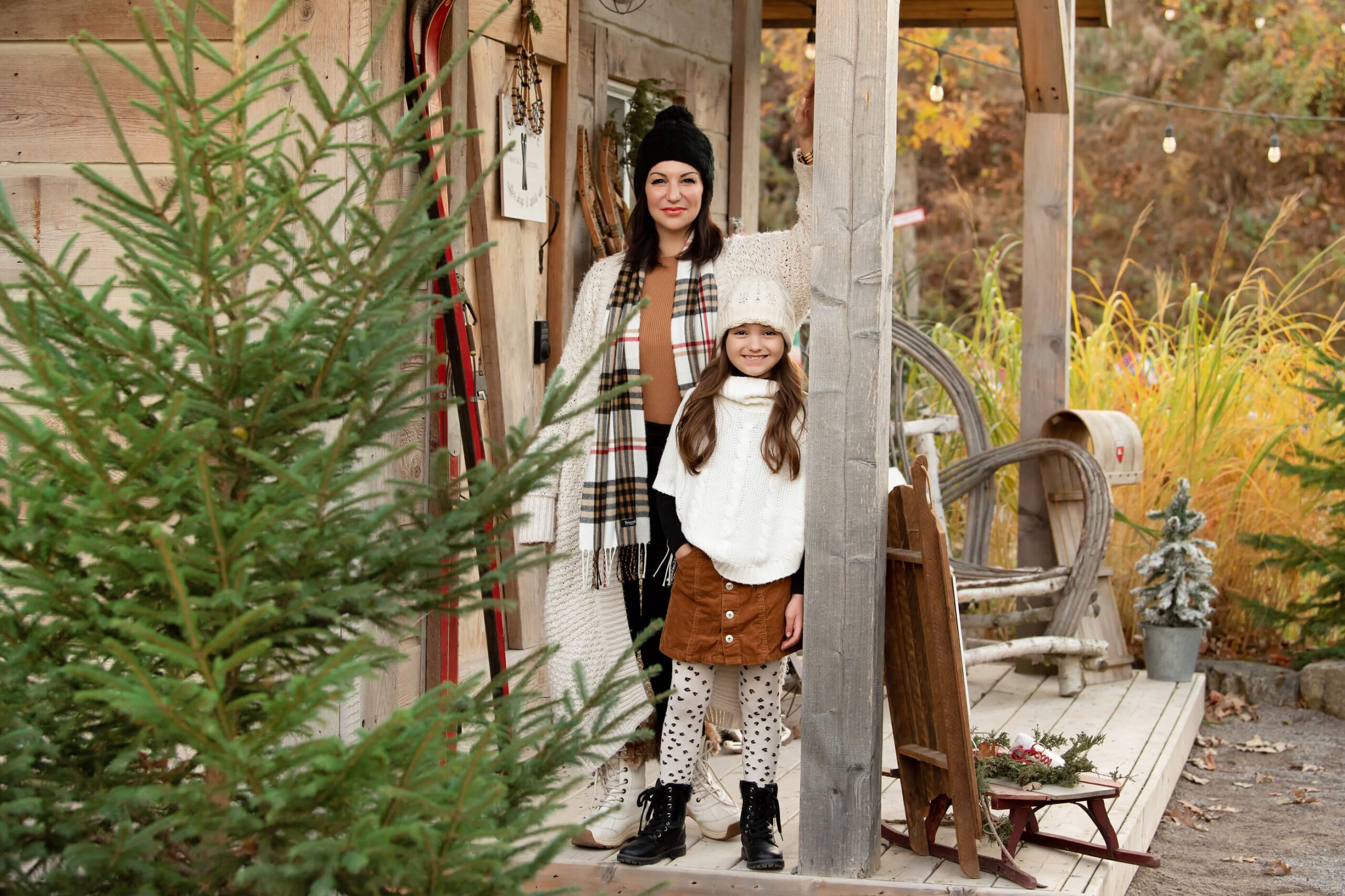 Mother and daughter Christmas Family Outdoor Photography Session