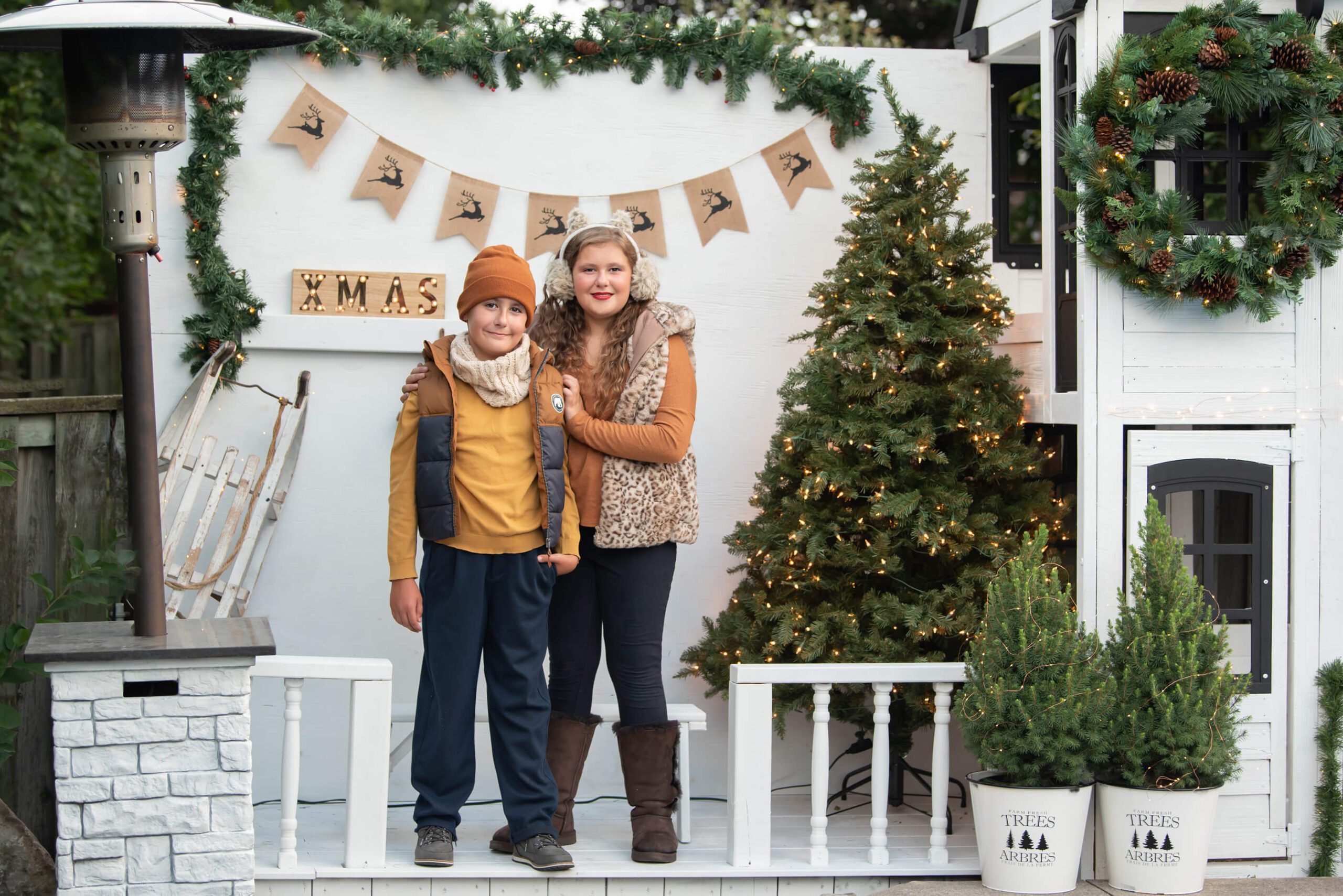 Brother and sister treehouse family Christmas sessions