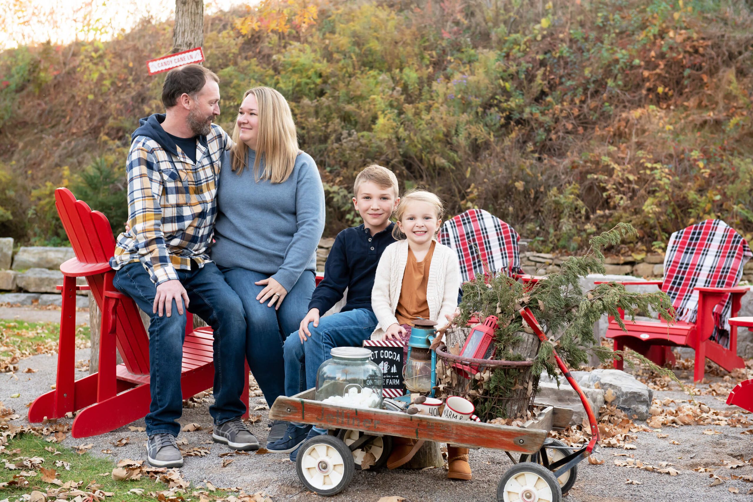 Campfire Family Christmas Photos family of 4